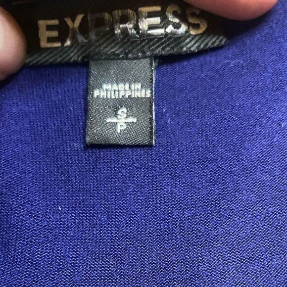 EXPRESS Navy Floral and Bird Print V-Neck Tank - Picture 5 of 6